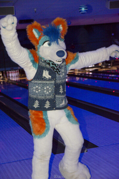 Fursuit Bowling Jan 1 2016-048